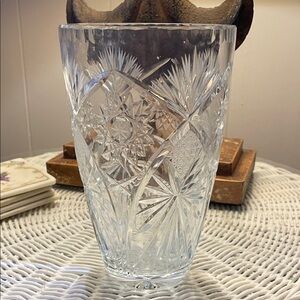 Elegant Clear Cut Crystal Vase